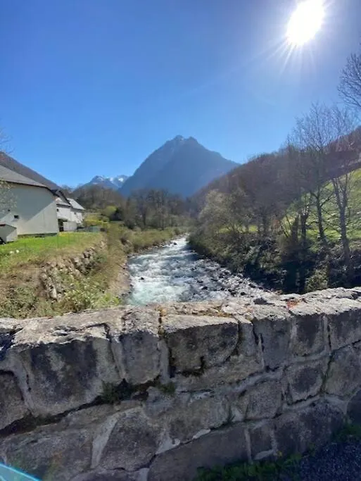 Chalet Tout Confort Au Bord Du Gave Cauterets 0*,