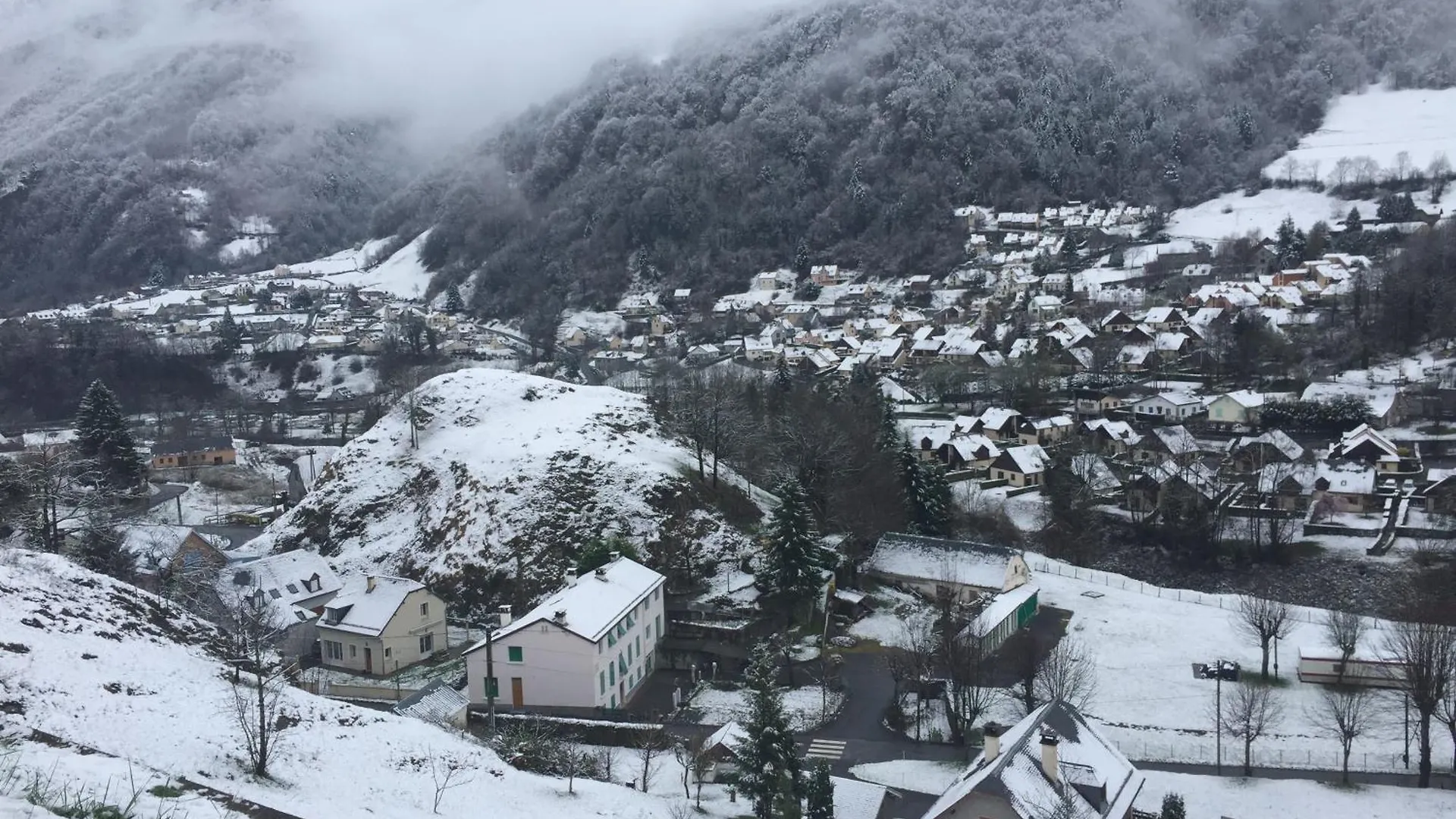 Chalet Tout Confort Au Bord Du Gave Cauterets